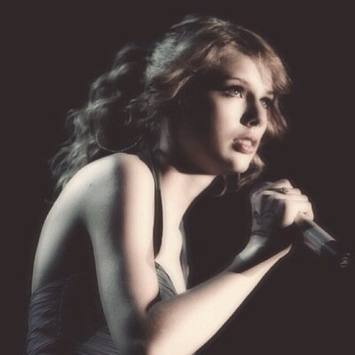 New on twiteeeerr. Loving Taylor Swift and John Lennon since forever. Follow mee 
Love  you all