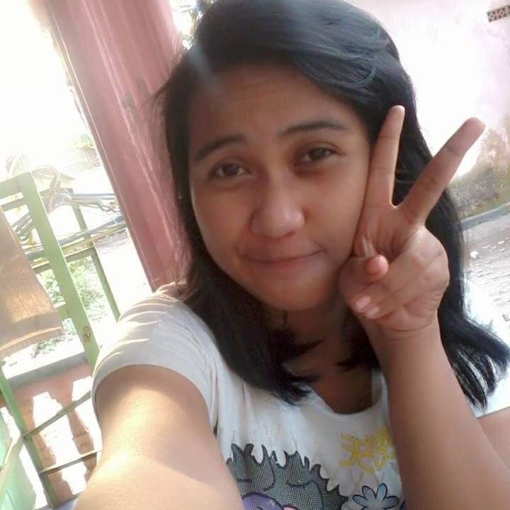 B'day : 16 april '96 (maha project designer and photographer),instagram : aprilie1696
