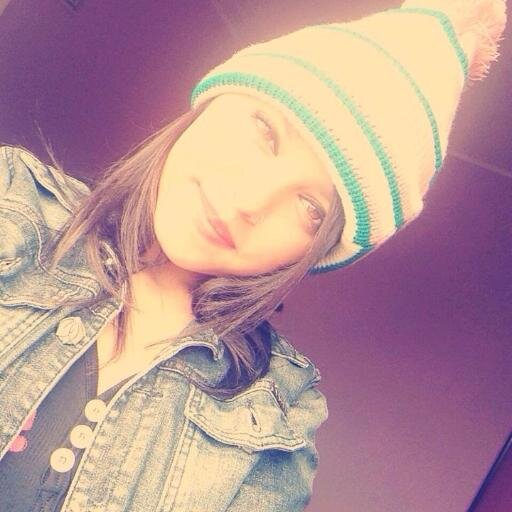 ✌ Seja o que for, que seja verdadeiro.                                                                 ♥