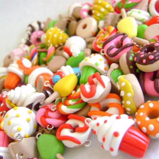 MinervaEsc4mill's profile picture. Professional music fan ,   Bacon lover -  #  experienced#eer buff