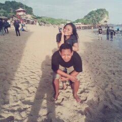 keep fun and happiness everyday than smile outside for all.... *cheers ||  married with @endradjodjo ♥♥