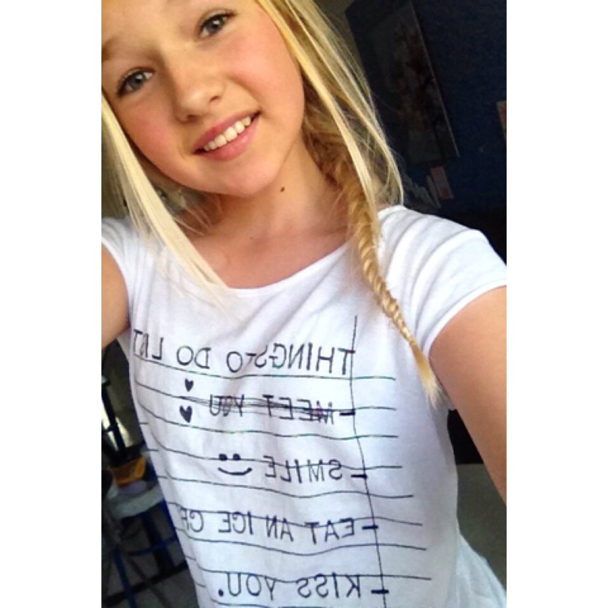 hey lieve blom, Je bent me beste vriendinnetje Ken je al super lang I love you sooo much! Never wanna lose you babe Kiss Anoukkx ♡