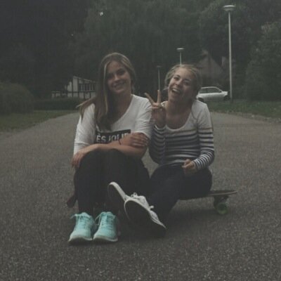 Active on instagram: uhmjulia