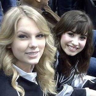 Forever Lovatic & Swiftie melekleriiiimm Taylor 3 Demii