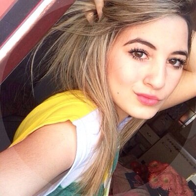 É todos os sonhos que nunca se tornaram realidade porque você tem muito medo de tentar. -Selena Gomez