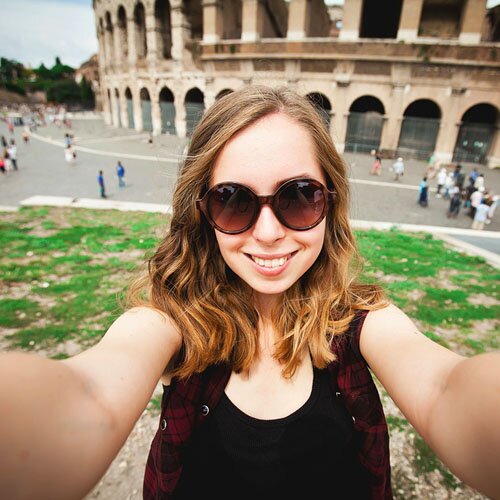 HEY! My name is Hazel and I live life to the fullest! 3