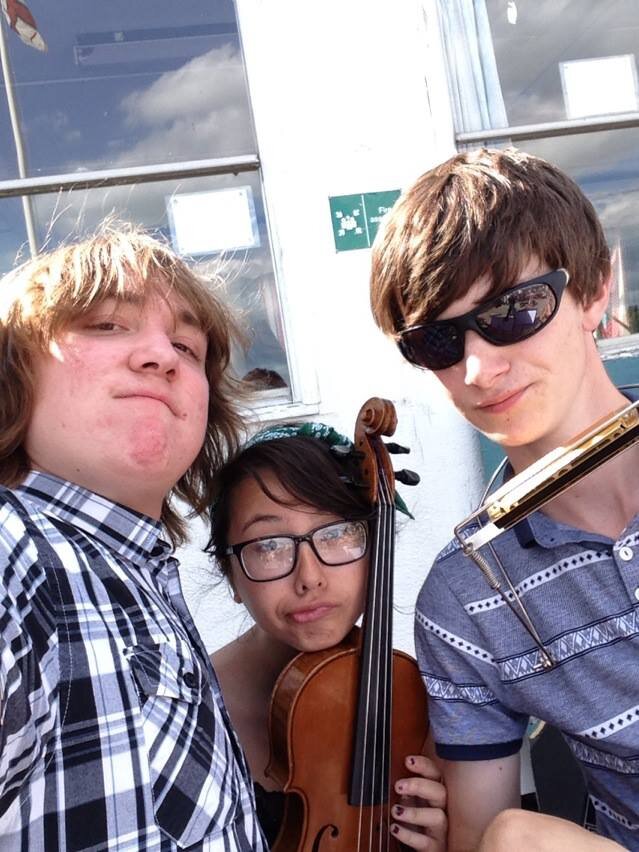 SimpHarMotion's profile picture. A folk/jazz trio, with two violins and a guitar (or something a bit different) we're sure to get a good jig started! 
Email: simpleharmonicmotion@outlook.com
