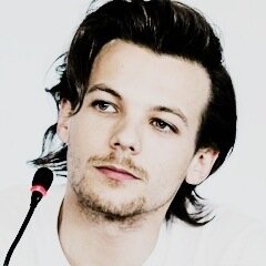 You're cute and you're the reason why louis is still here for you . You deserve louis/5 xx
-@louisbeingperf