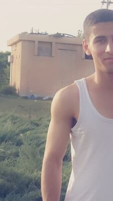 bahrozomar5's profile picture. 