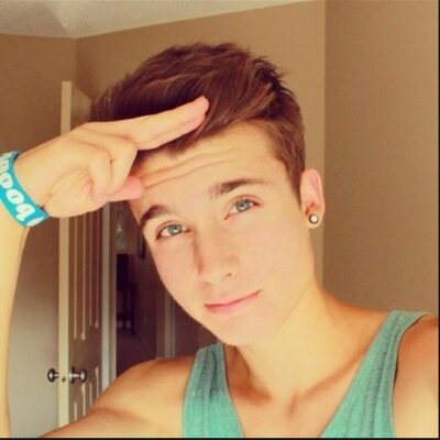 WeeklyChris19's profile picture. Hey guys, this is me, Chris. This is my twitter. I love you guys! You can also watch some videos on my channel on YouTube. Please subscribe. Thank you very much