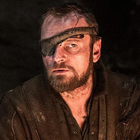 Lord Beric Dondarrion, Kara Liman Lordu, Sancaksız Kardeşlik Lideri, Kralın Adamı.Also known as the Lightning Lord.