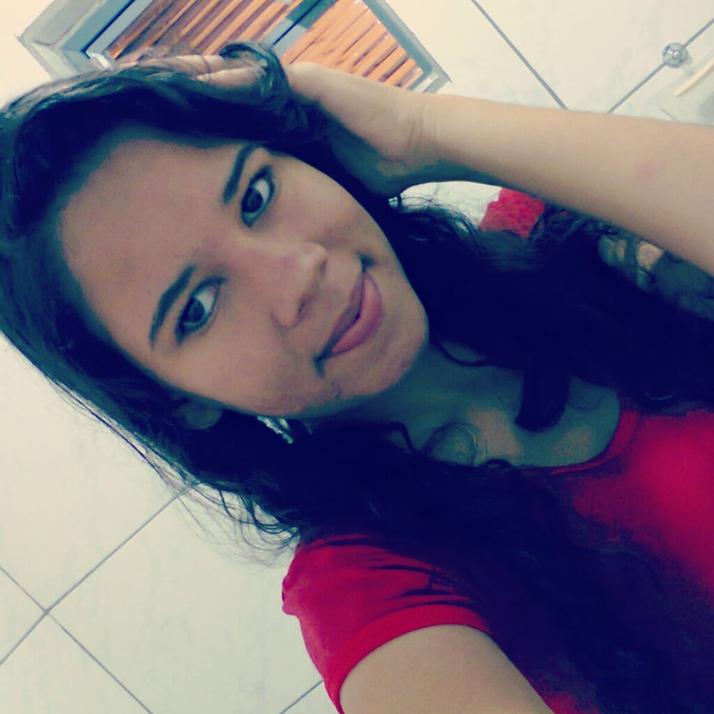 Sou professora Moro em Ouricuri Pe gosto de cantar ler bons livros e fazer novas amizades...