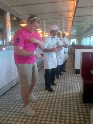 ComicsLmao's profile picture. my gt is AeRa Comics