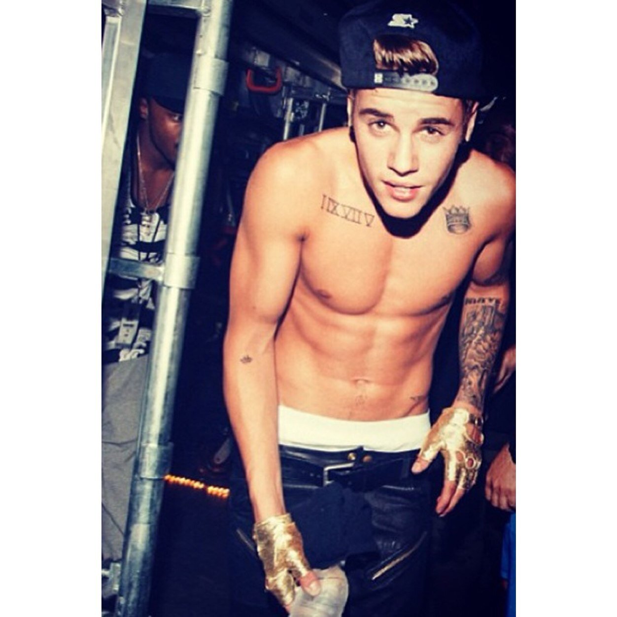 Justin bieber 5SOS and One Direction!! follow me yeah? ;) ✌️✌️✌️✌️✋❤️❤️❤️ FOLLOW ME !!!! I FOLLOW U BACK