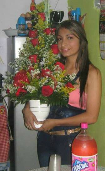preocuparme por mi vida, ser feliz y compartir con los que quiero es lo único k me mantiene de pie....