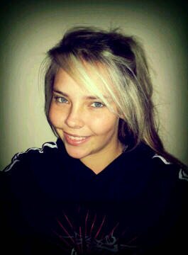 Jesus is my king=] ♡ God first bRo * ..  Still trying to find myself - lil Wayne :D  ♡ chilled vibes- aloooot - Bob Marley fan - peace out bro :p ♡ xx ♡ MX