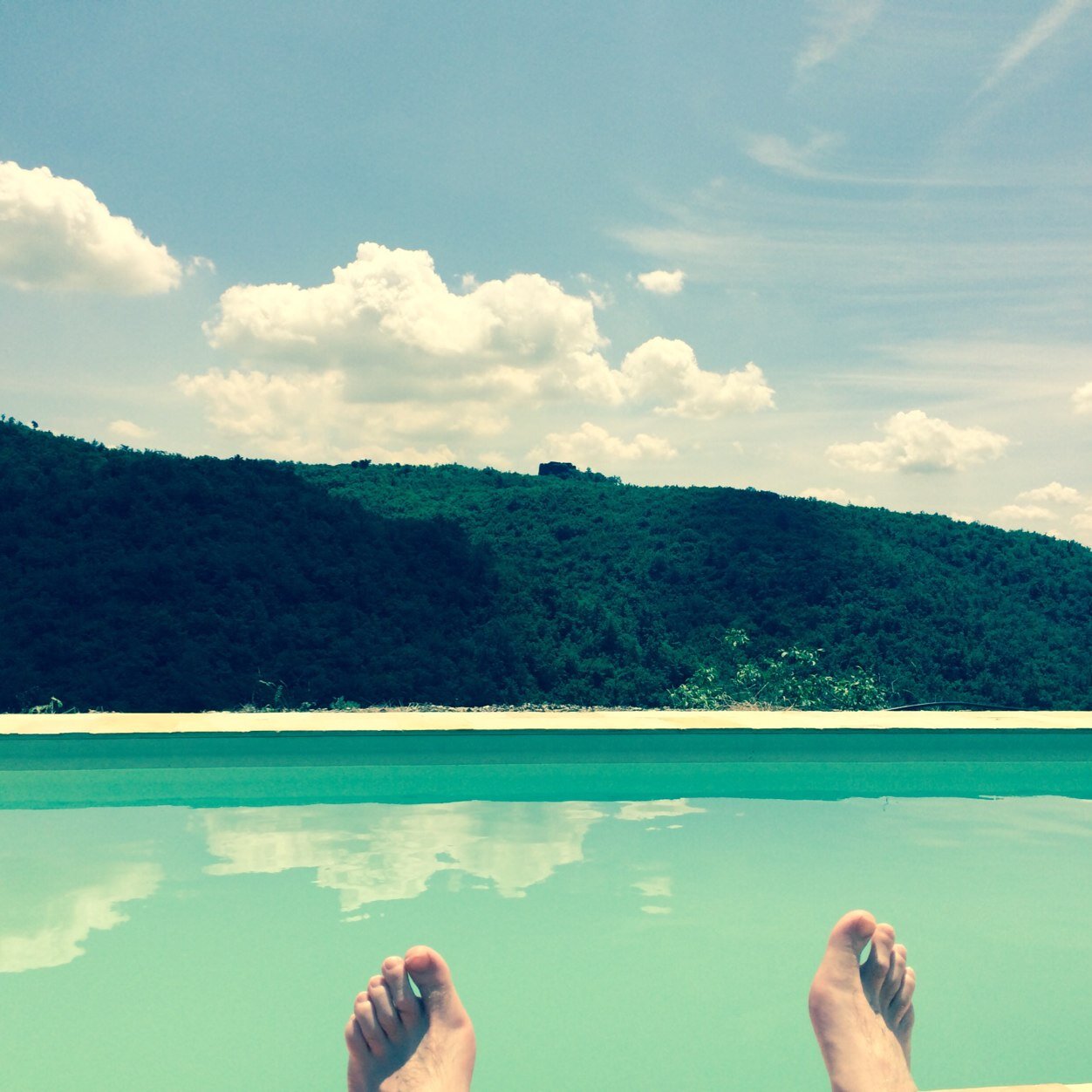 Mr_R_Smith's profile picture. Loving husband. Proud father. Just trying to not let life’s little bastards get me down.