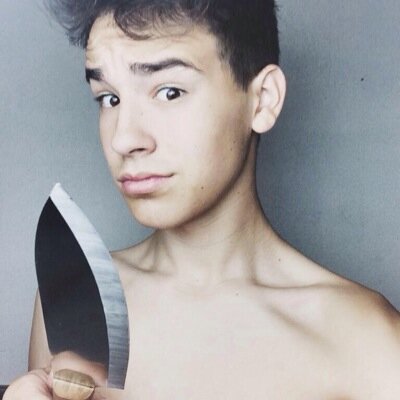 free follow here dont have to follow back, but pleaseee follow @wowwhitesidez for a follow on that account too beautiful