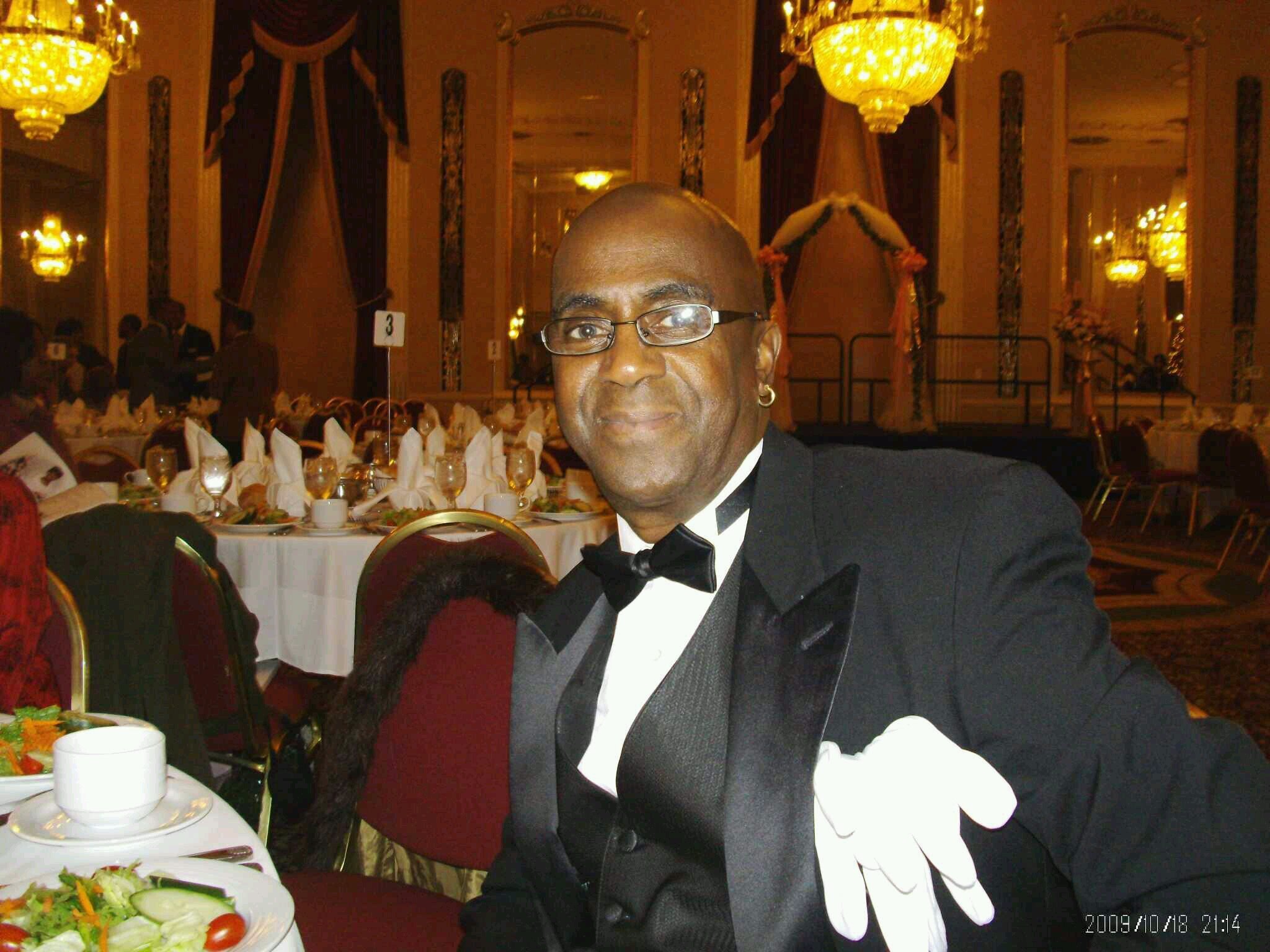 Waymon Izard, married GREAT GRAND DAD, love social networking, jazz, reading, sports. travel agent,  Disney Specialist,  I can help you put that dream trip