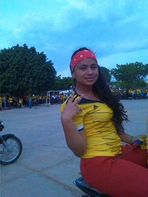 ESTUDIANTE DE SECUNDARIA, COLOMBIANA,HERMOSA Y ALEGRE ☺