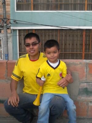 Soy bogotano, ateo, desarrollador de software.