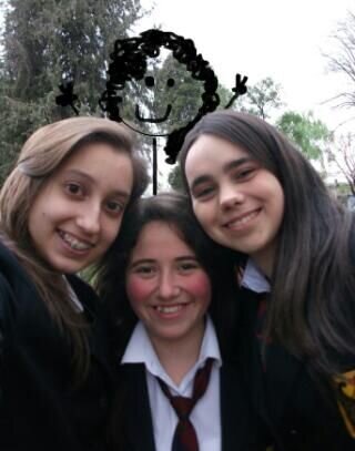 Estudiante de enfermería UCSC, me encanta leer, pasar tiempo con mis amigas, escuchar y tocar musica