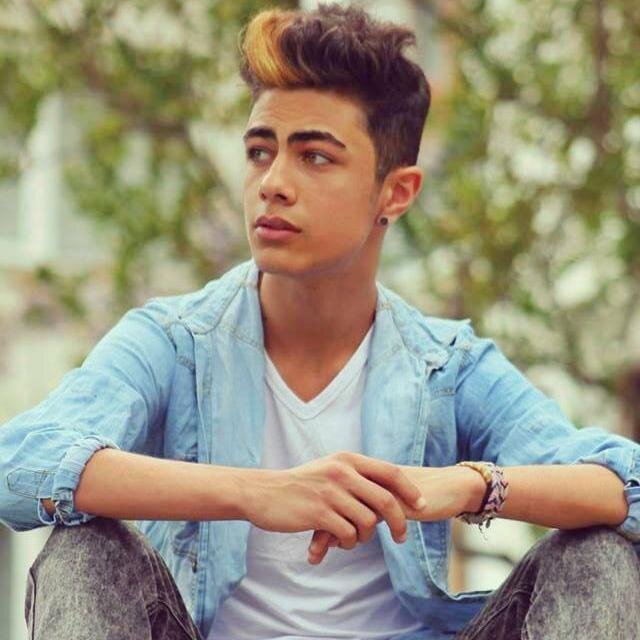 BerkanAslan5's profile picture. O N E L O V E