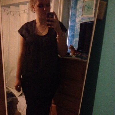 Loves art, music mainly rock, punk, heavey metal, screamo and randomly country , taken ❤️❤️, follow and ill follow back :)