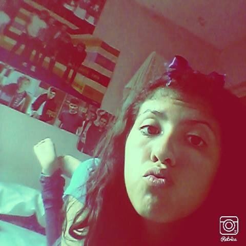 Amo  ONE DIRECTION;) & 5SOS, MUSE, Imagine Dragons, & Christian Grey*--* and Bruno mars (fallow me)
