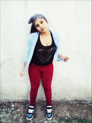 hola me llamo cande , me dicen cane *-* , soy de river ♥ me gusta la música y mas que nada el rap & me gusta joder asi con toda la onda ;) bue