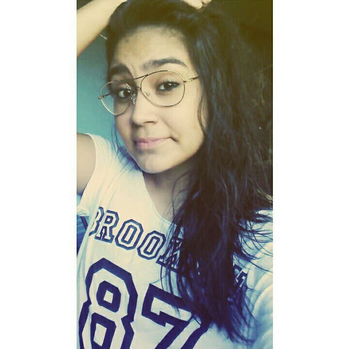 eu sou romance de verao , sou brisa leve passageira ✌