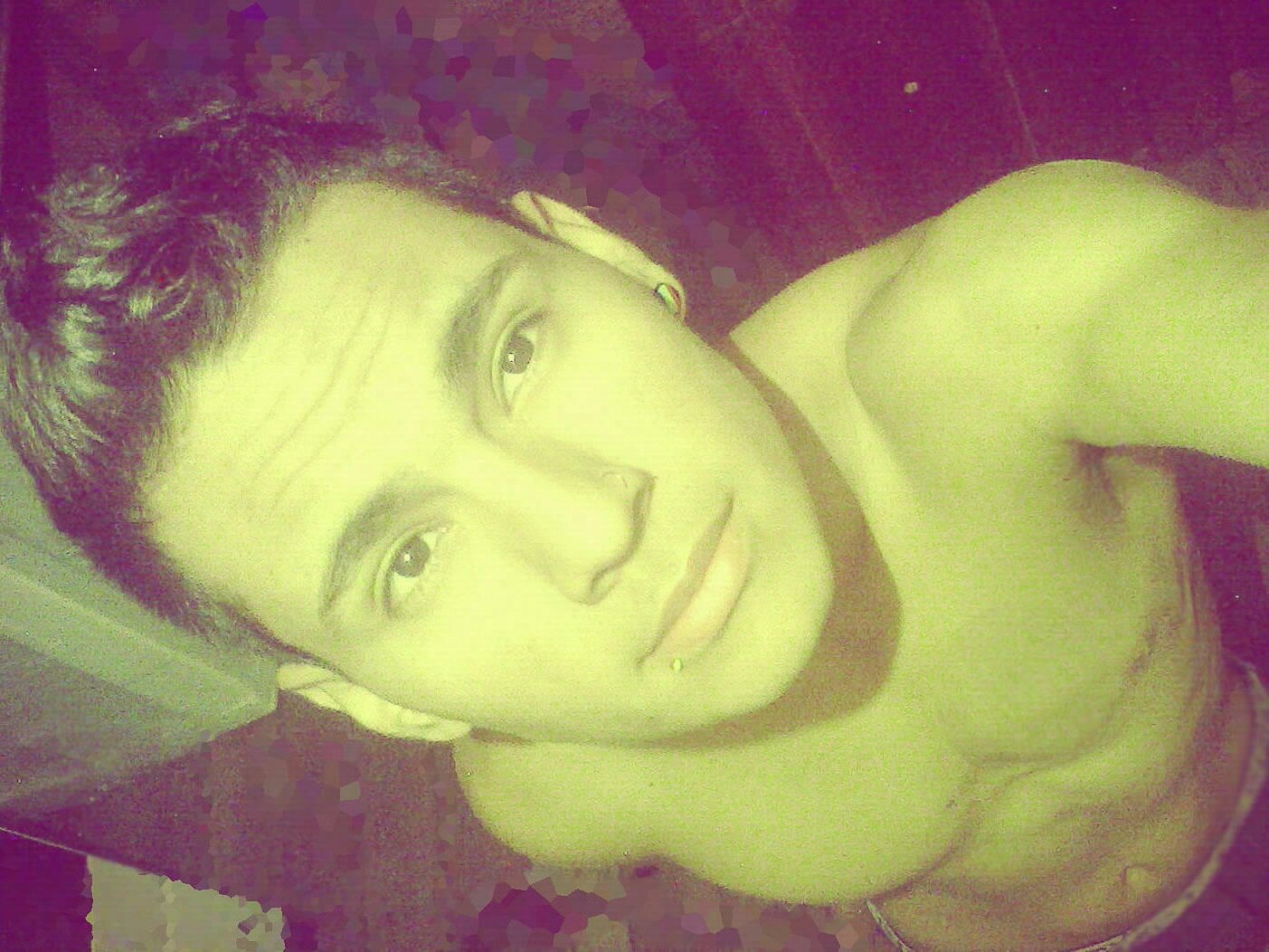 Leonardo oliveira. ateu. corinthiano   menbro @Clubefollowback. 
http://t.co/pv6pIVGcNN