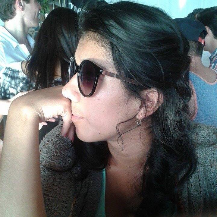 Comunicóloga y una innegable amante del Periodismo, la Cultura... y los autos. You say i'm a dreamer but i'm not the only one. Creo en el amor verdadero.