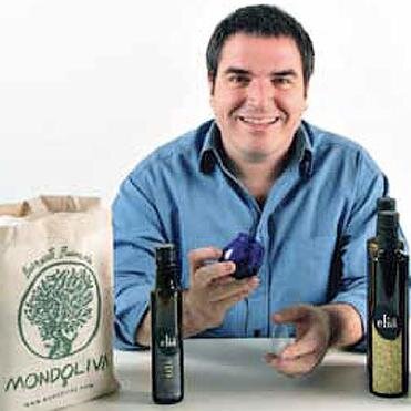 Mondoliva's profile picture. Catador, talibán y evangelizador. Desde 2006, https://t.co/tyGFkhhW5m es sinónimo de aceite de oliva virgen extra de calidad. IG: @Mondoliva