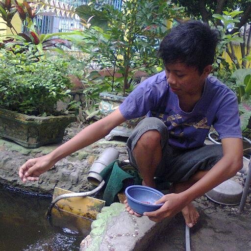 kebahagia'an itu tidak akan pernah habis bila kita membagikannya