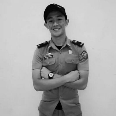 Saya hanya seorang anak laki-laki .