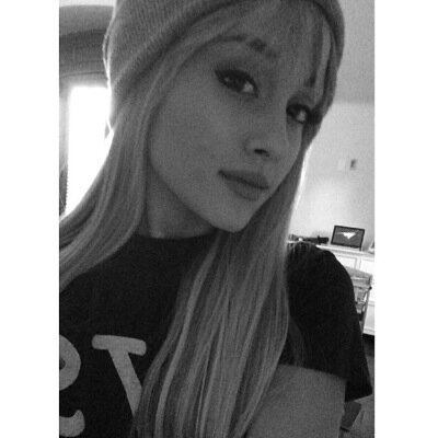 @ArianaGrande is my baby xxx Honeymoon Ave.