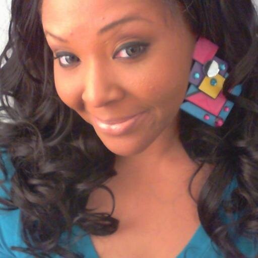Makeup, Hair, Accessory & Fashion Vlogger
Plus Size Fashionista,  follow me on my channel
http://t.co/AM1azOpK6Q