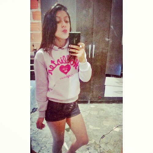 Hii.. I'm brazilian .. 14 years , I have boyfriends !! ¥