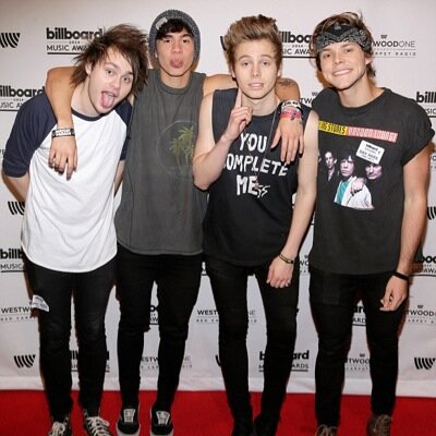 5 Seconds Of Summer fans in Adelaide!
Its not a secret that i'm just a reject