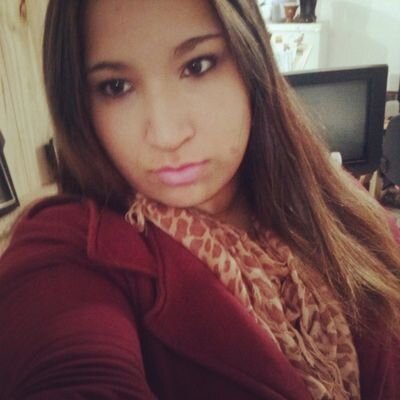 Falar sobre eu mesma é complicado, mais então vamos lá, tenho muita calma, e sou paciente, estou buscando meu rumo, e minha felicidade!