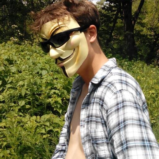 Работаю. Ух уж этот социум. Все так же люблю аниме и фоткать. Только фотки кидаю в инстаграмм.