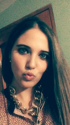Casi abogada, altagraciense, feliz. *