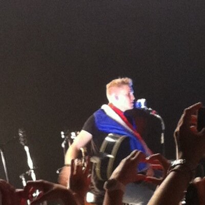 Saw my hero - @codysimpson
Alli followed me since 280614.