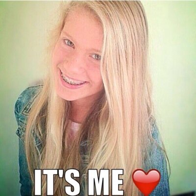 I ❤ Zingen, I ❤ Twitter, I ❤️ mijn zussiee @aukeleus2002 en I ❤ mijn ( beste ) vriendinnen!