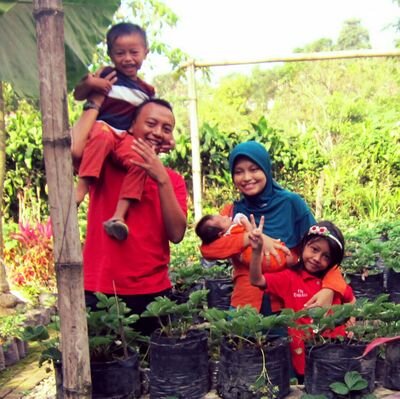 hidup sederhana penuh syukur // cahyo.yuwono2@gmail.com