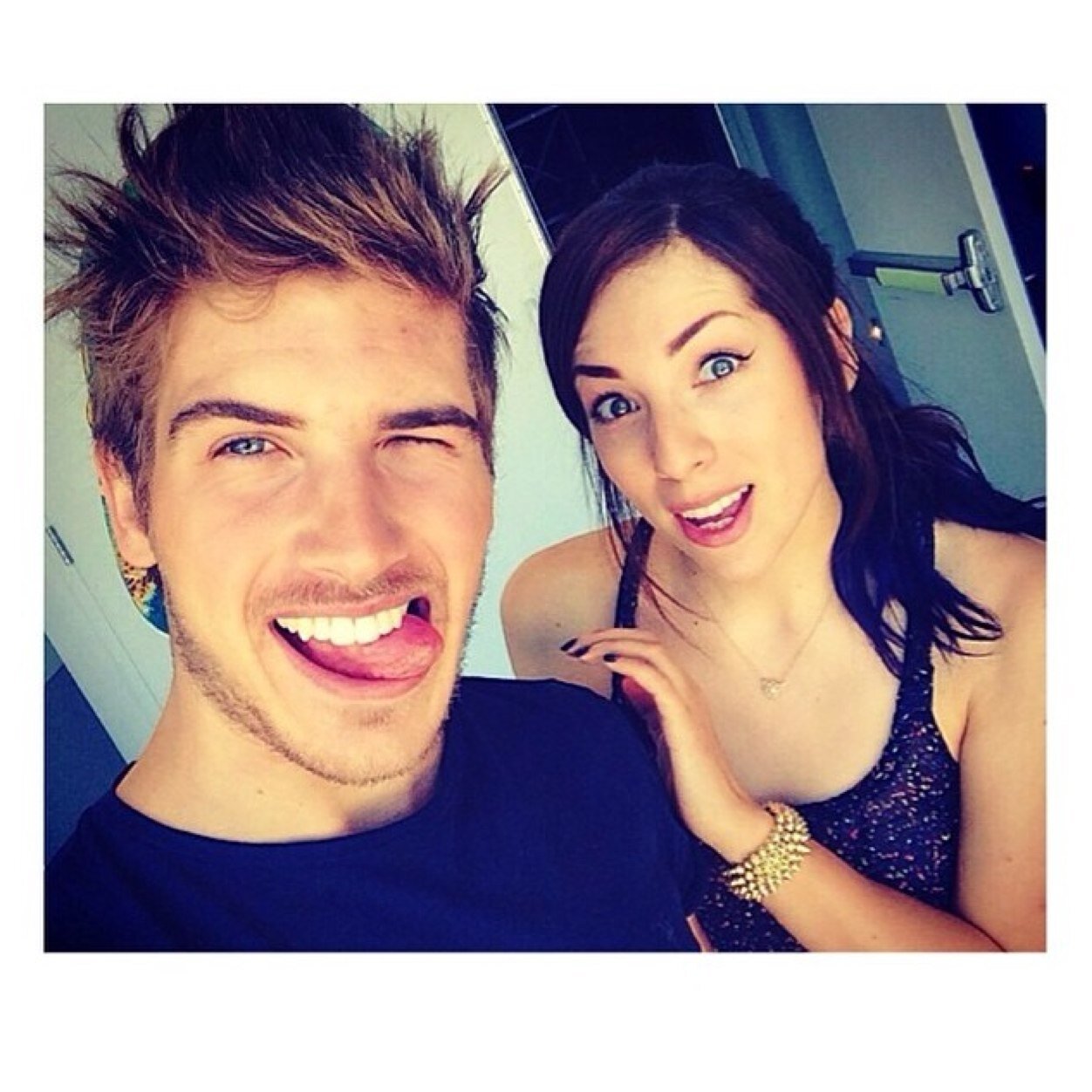 #moey forever! Find me on IG! @just_a_fangirl17 ! Call me Mrs. Oakley!