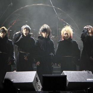 急遽作ったLUNA SEAとＸをこよなく愛する平成生まれのSLAVEアカウント♂。X・LUNA SEA以外だと黒夢とかメタルとかも聞いたり。無言フォロー大歓迎なので、どんどんフォローください。こちらからも無言フォローしちゃいます。すみません。。。