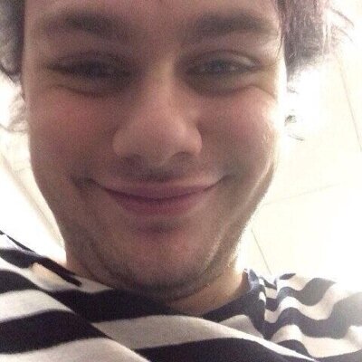 Please RT THE LINK IN MY IT WOULD MEAN A LOT also follow @cakeisbesideyou