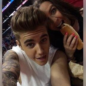 asiahihi's profile picture. belieber with all my heart!!